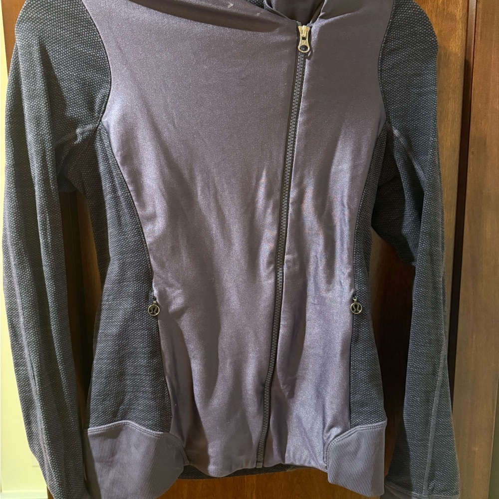 Lulu lemon Emerge Renewed Jacket